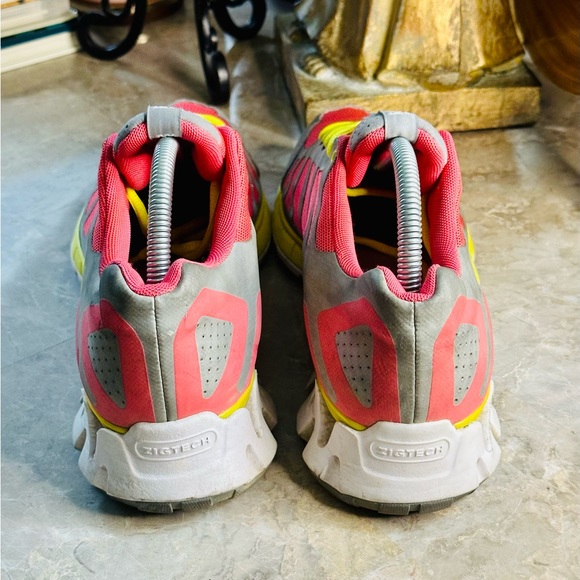Reebok Zig Tech Womens Running Training Shoes Pink Yellow Size 10 - Picture 5 of 10